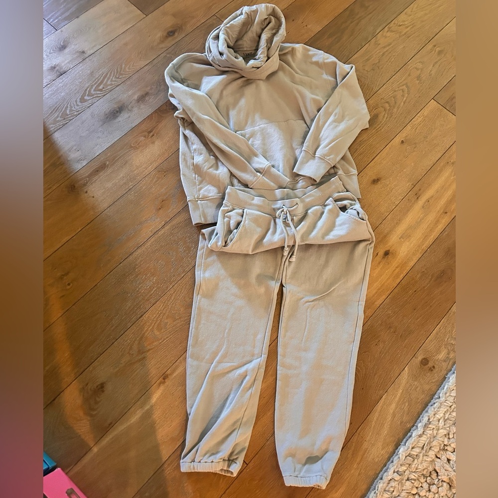 VLVT Women's Super Soft Grey Loungewear Set